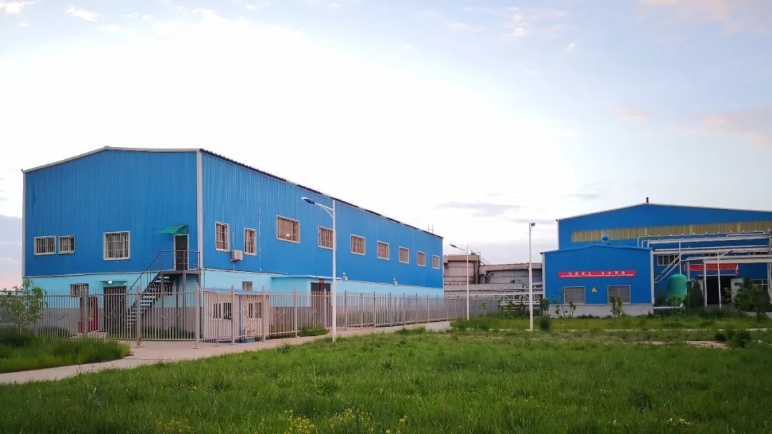 香菇料木屑机总是往外蹦圆木_熊德明电话自动灰料包蛋机_给料机