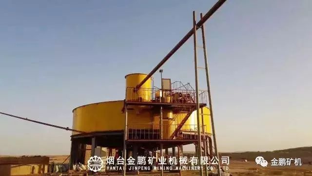 给料机_熊德明电话自动灰料包蛋机_香菇料木屑机总是往外蹦圆木